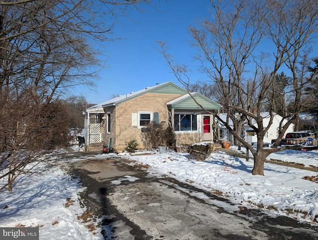 view of front of property