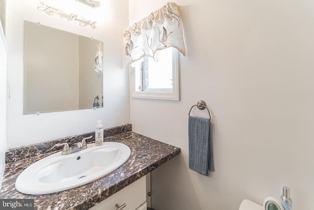 bathroom with vanity