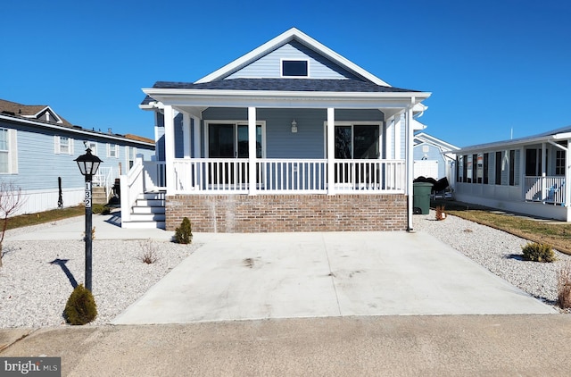 view of front facade with a porch