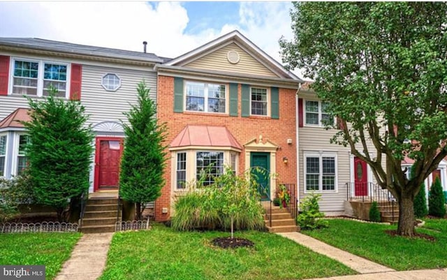 view of front of house with a front yard