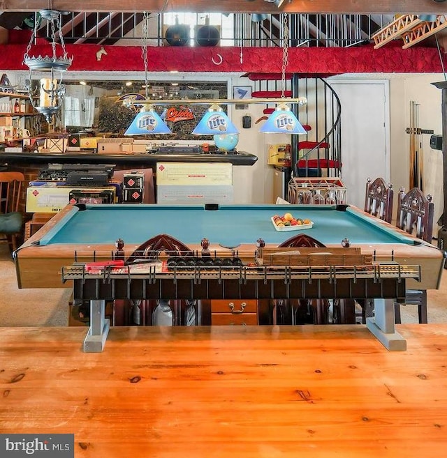 playroom featuring pool table