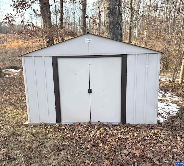 view of outbuilding