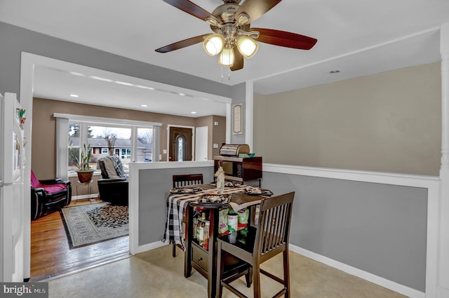 dining room with ceiling fan