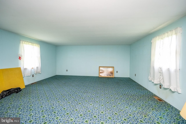 empty room featuring carpet