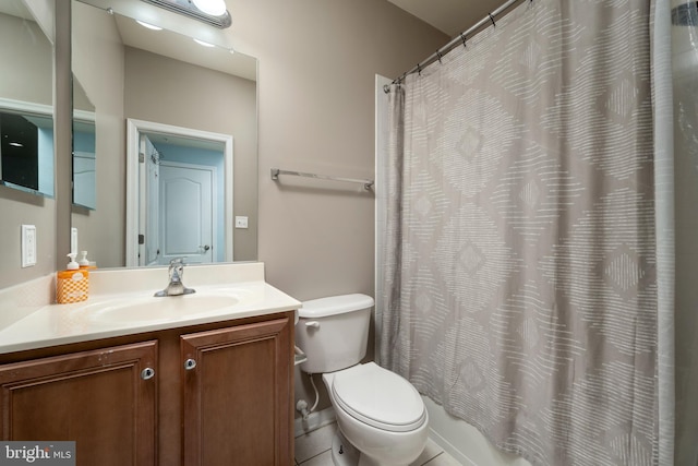 full bathroom with vanity, toilet, and shower / bath combo