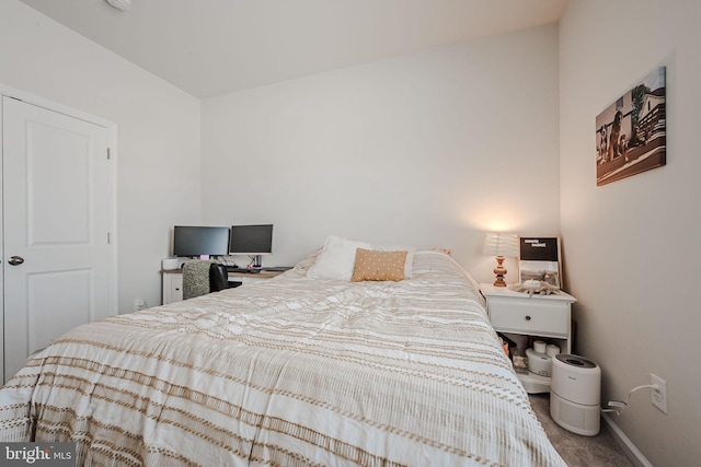 bedroom featuring carpet flooring