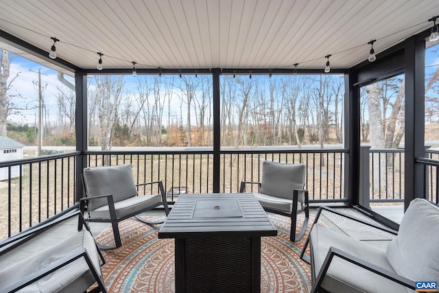 sunroom / solarium with a healthy amount of sunlight