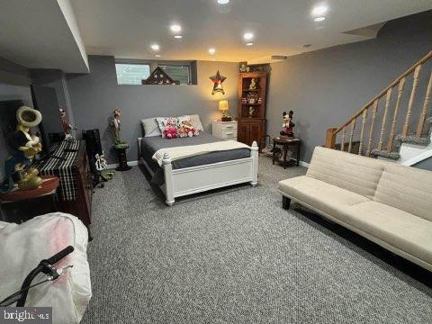 bedroom with carpet flooring