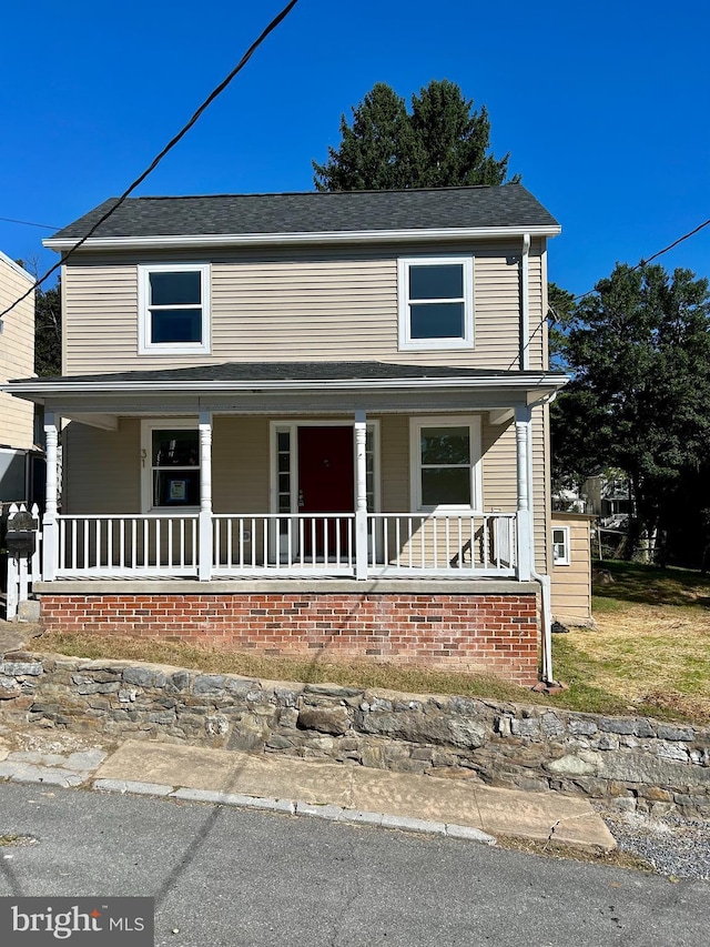 front facade featuring a porch