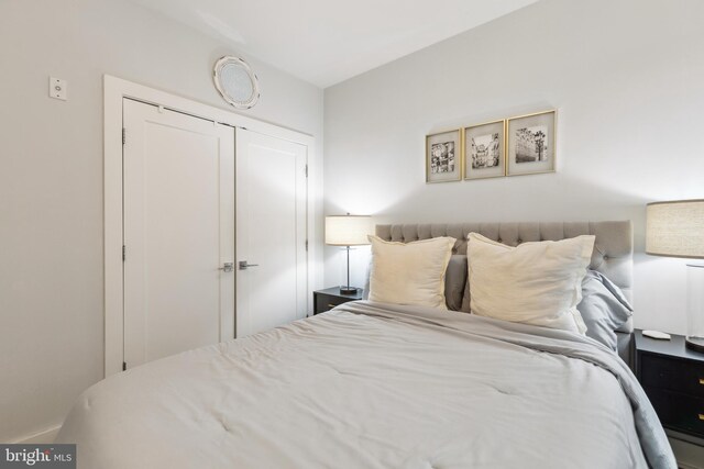 bedroom featuring a closet