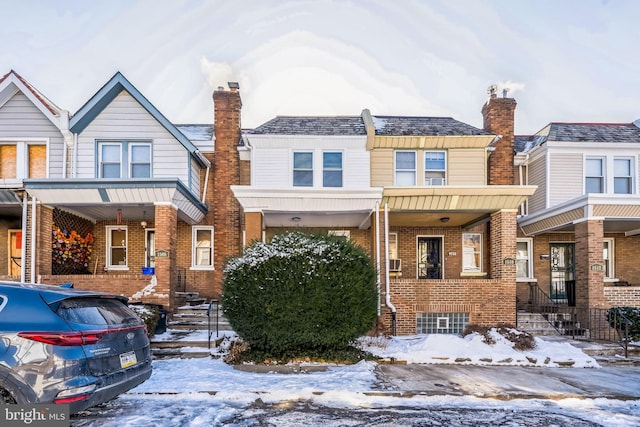 view of front of property featuring a porch