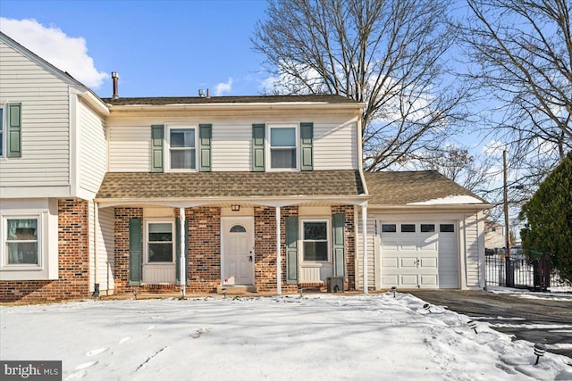 view of front property featuring a garage