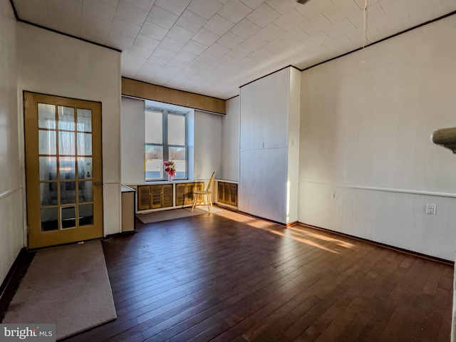 empty room featuring dark hardwood / wood-style floors