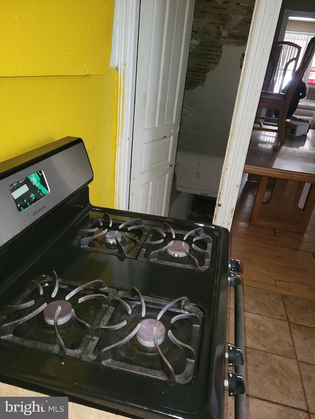 room details with stainless steel gas range