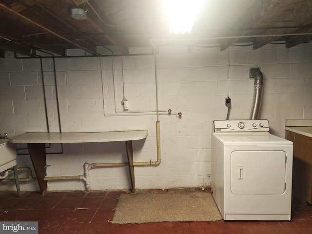 laundry room with washer / clothes dryer