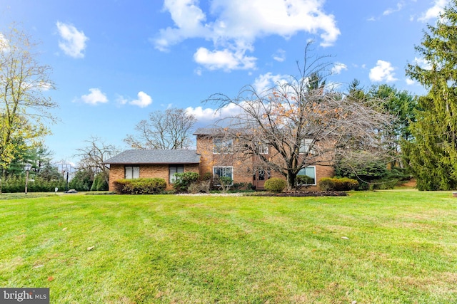 view of front of house with a front yard