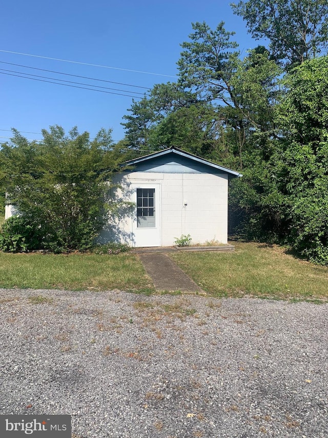 view of outbuilding