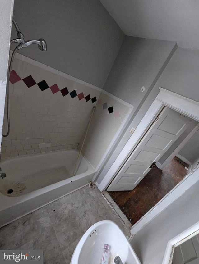 bathroom featuring shower / tub combination