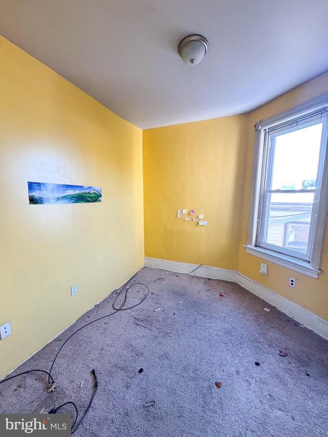 view of carpeted spare room