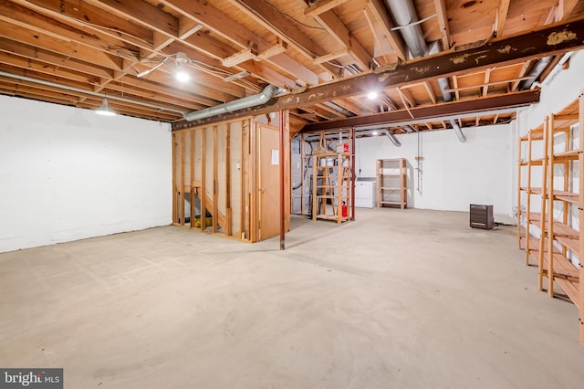 basement with washer / clothes dryer