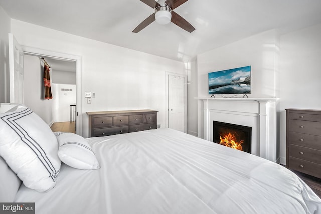 bedroom featuring ceiling fan