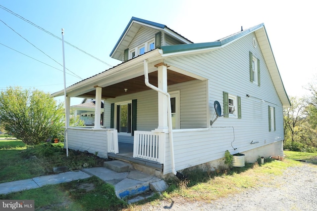 view of front of property with covered porch