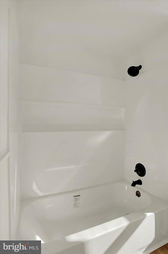 bathroom featuring shower / washtub combination