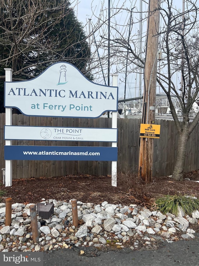 view of community / neighborhood sign