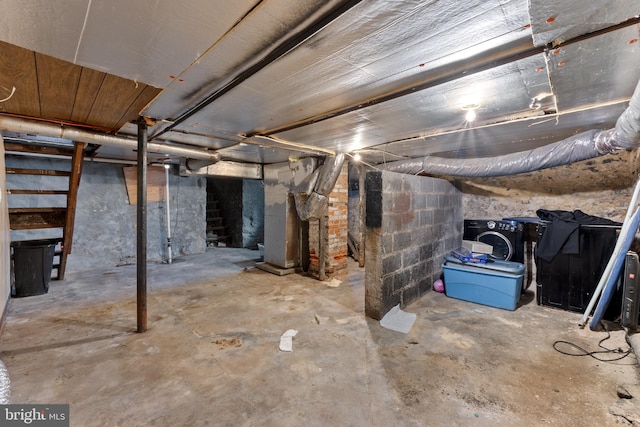 basement with washer / clothes dryer