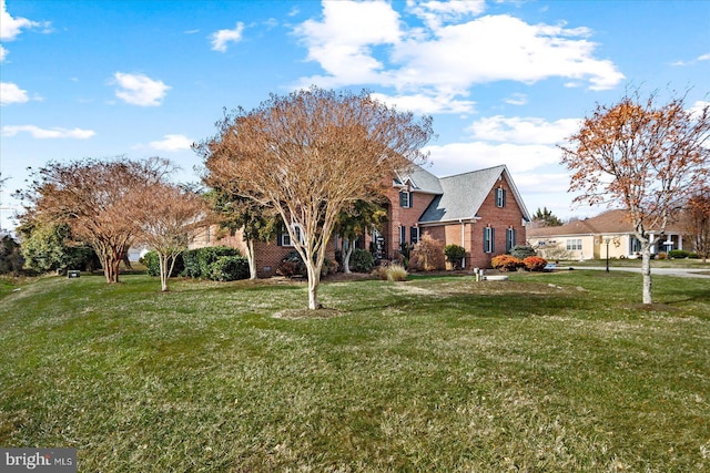 view of front facade with a front yard