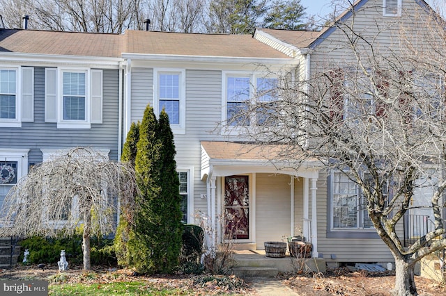 view of front of property