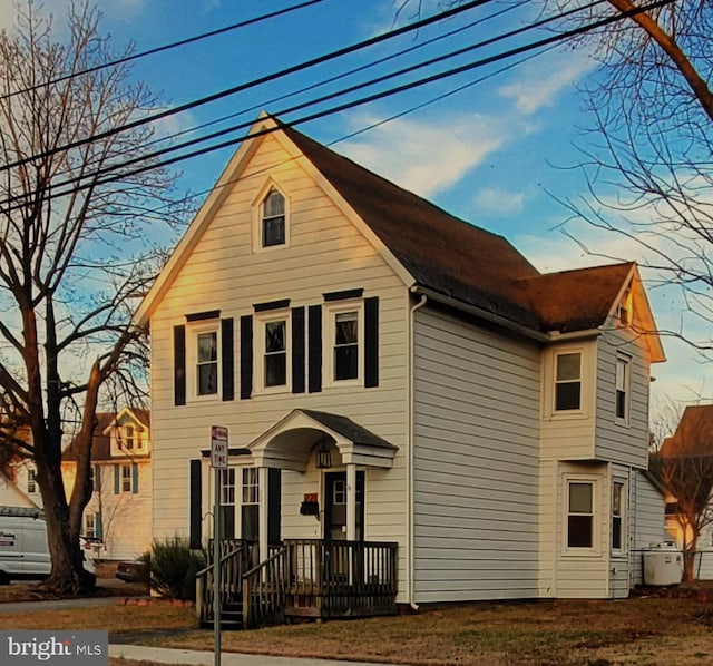 view of front of property