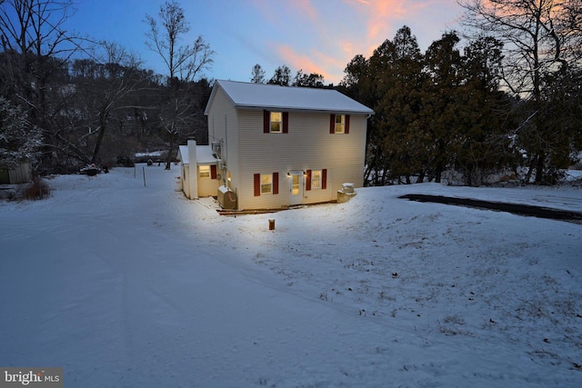 view of front of property