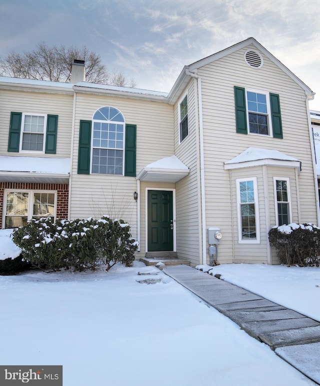 view of front of property