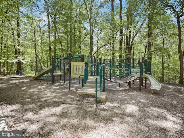 6422 Frothingham Ct, Elkridge, MD 21075 - view of communal playground