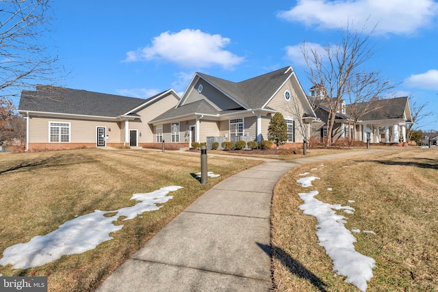 view of front of house with a front yard