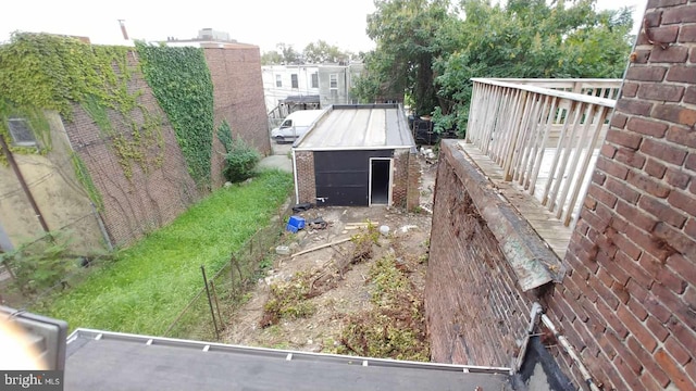 exterior space featuring an outbuilding