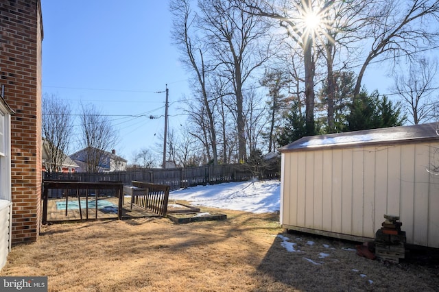 view of yard featuring a fenced in pool