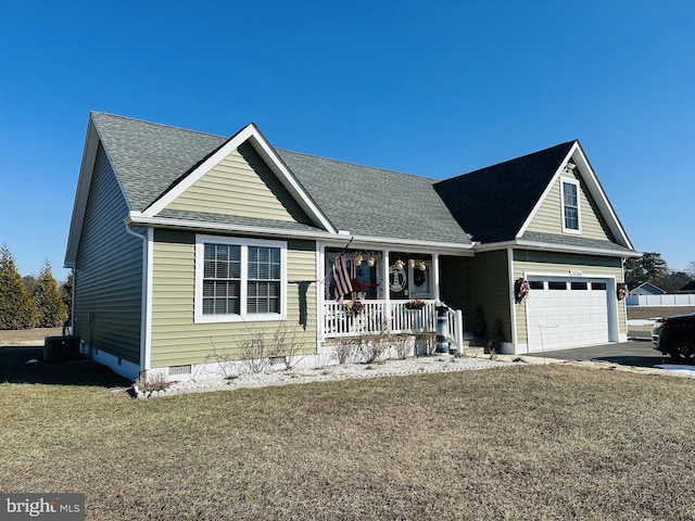 view of front of property featuring cooling unit, a front yard, and a porch