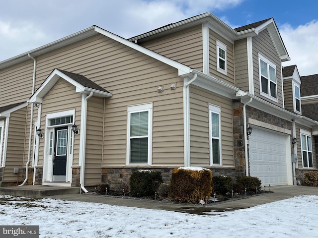 view of front of house featuring a garage