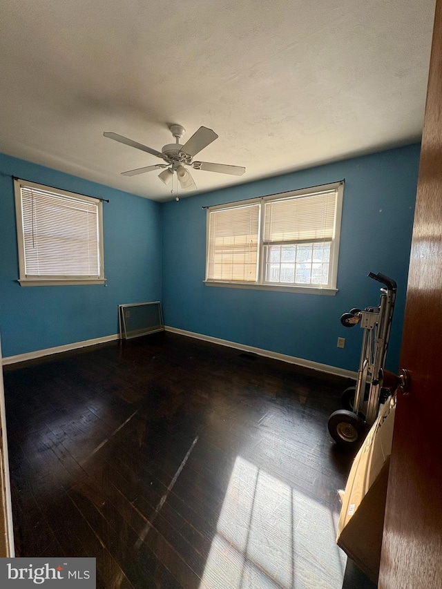 empty room with ceiling fan