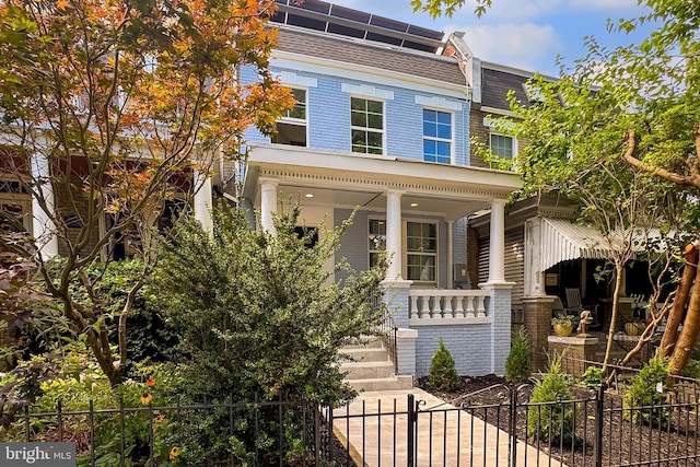 view of front of home featuring a porch