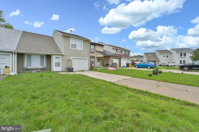 view of front of home with a front lawn