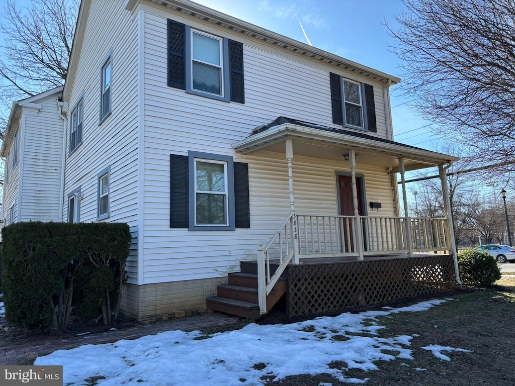 view of front of home with covered porch