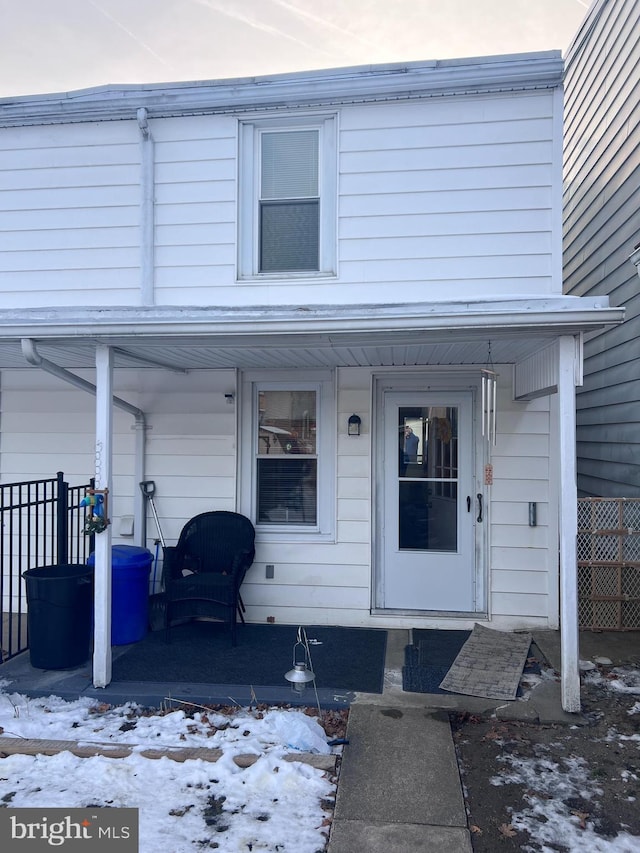 view of front of house featuring covered porch