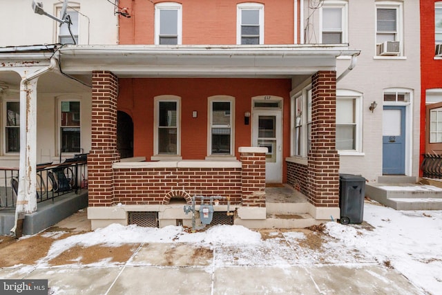 view of front of house featuring covered porch