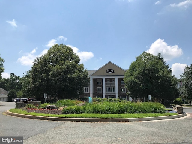 view of front of house