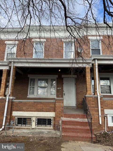 view of front of property with a porch