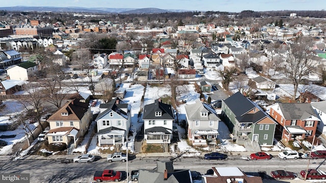 bird's eye view with a mountain view