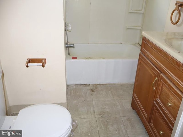 full bathroom featuring vanity, toilet, and shower / bathing tub combination